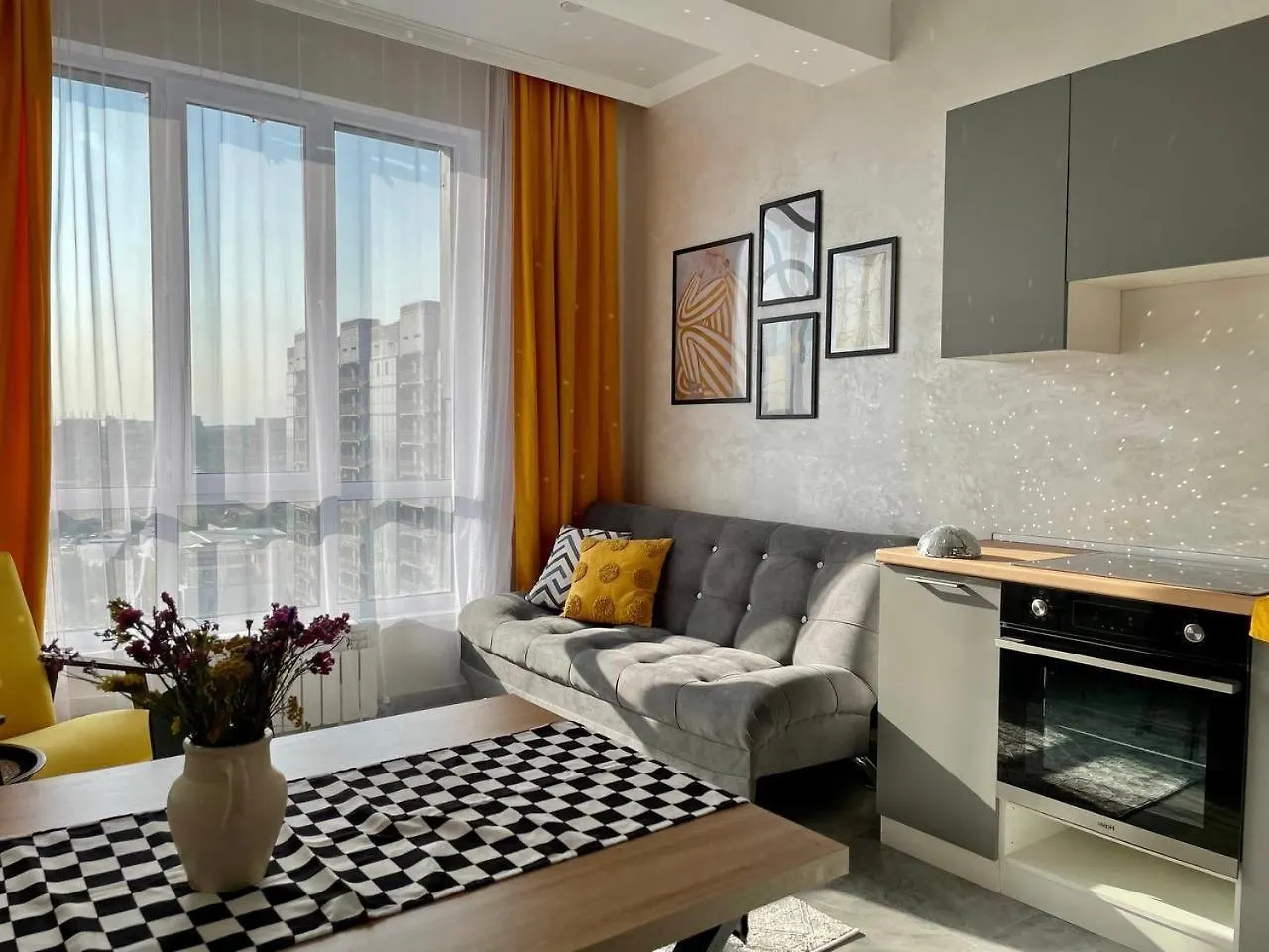 Terracotta Yellow, В 1 Минуте От Станций Metro И Трц Алматы 0*,