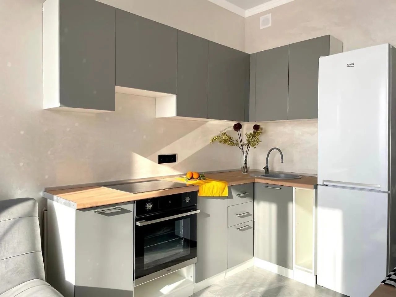 Апартаменты Terracotta Yellow, В 1 Минуте От Станций Metro И Трц Алматы Казахстан